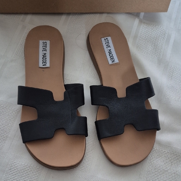 Steve Madden Black Slide Sandals - Picture 13 of 16